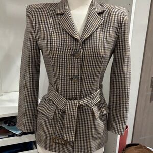Chic Houndstooth Belted Blazer